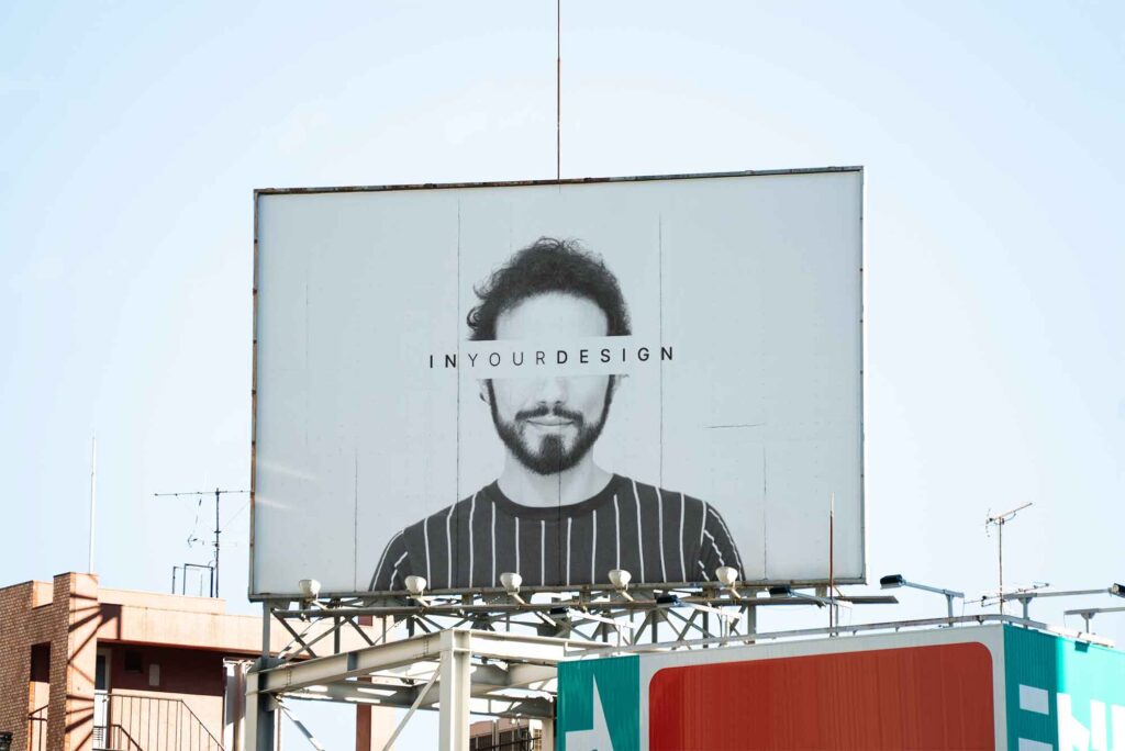 Mockup de Outdoor de Tamanho Padrão
